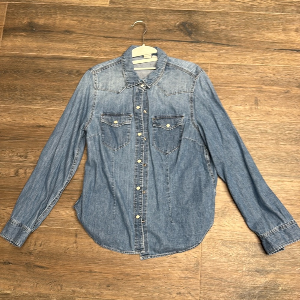 Gap denim button down shirt